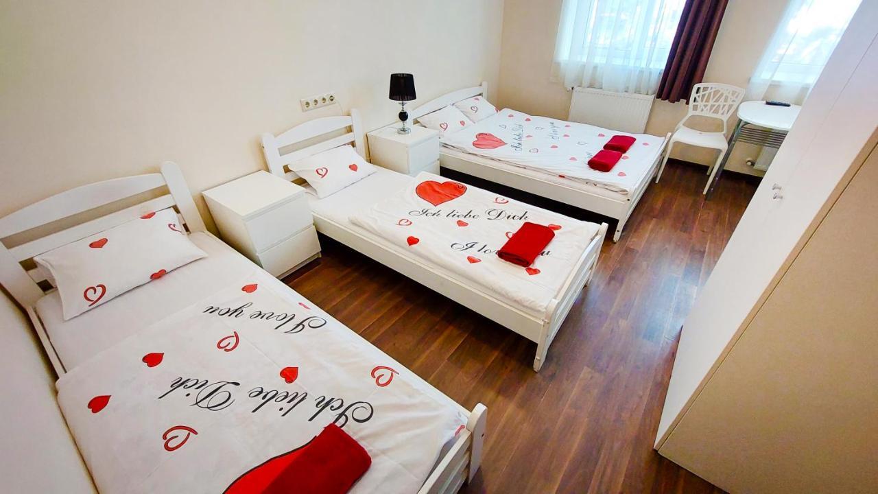 Happy Hotel Riga Buitenkant foto