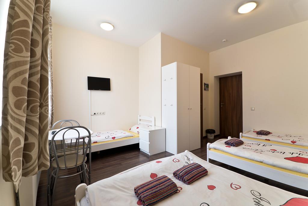Happy Hotel Riga Buitenkant foto