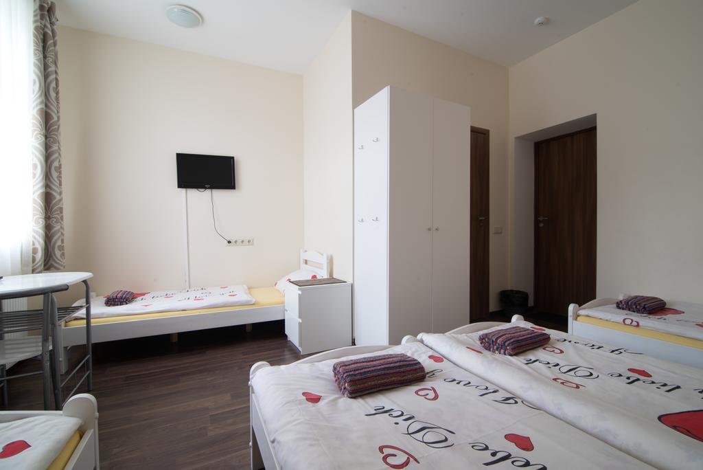 Happy Hotel Riga Buitenkant foto