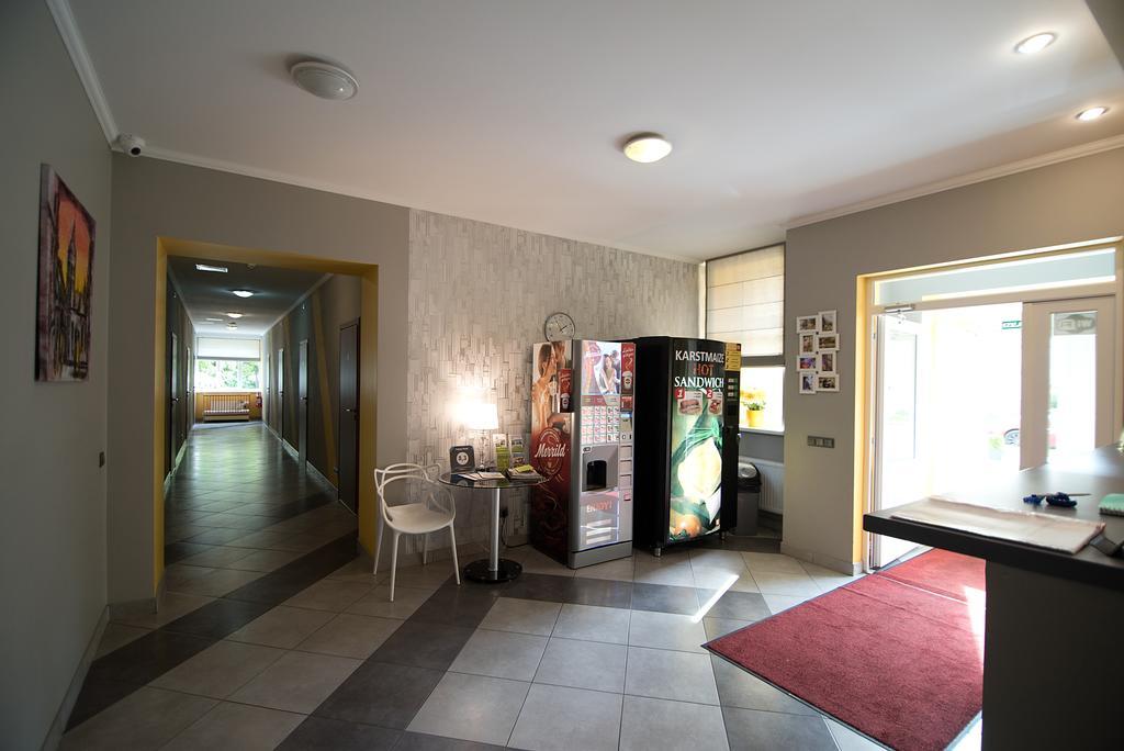 Happy Hotel Riga Buitenkant foto
